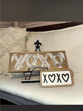 XOXO Wooden Decorative Signs - Neutral Wood and White